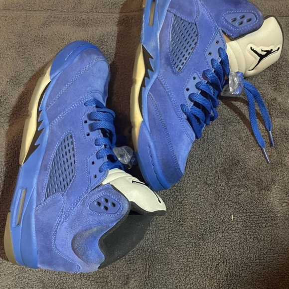 Nike Air Jordan 5 Retro - Picture 3 of 4